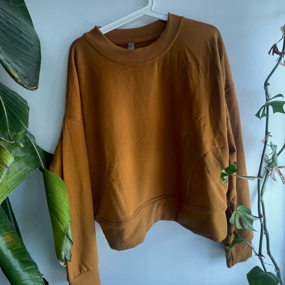 Soft crew neck sweater/shirt